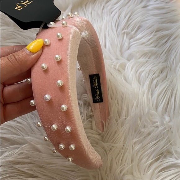 Pink velvet pearl headband - Picture 2 of 5